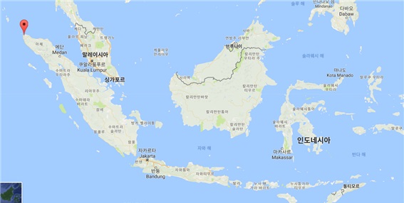 아체 주의 주도로 수마트라 섬 북부에 위치하며 인도네시아에서도 가장 먼저 이슬람을 받아들인 곳으로 오랫동안 독립적인 이슬람 왕국을 유지하였다