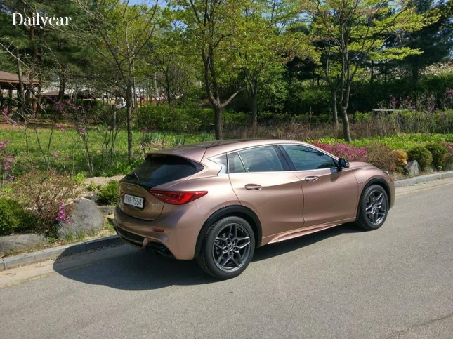  인피니티 Q30