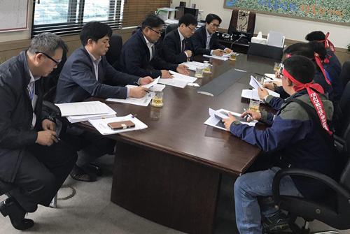  건설노조 수도권서부건설기계지부 간부들은 지난 4월 13일 인천시 정무경제부시장을 비롯한 인천시 관계공무원들과 면담을 했다.