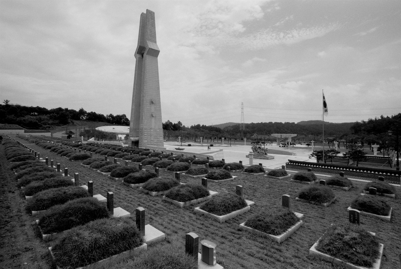 구묘역에서 이장을 마친 국립5.18민주묘지 전경(1997.05)
