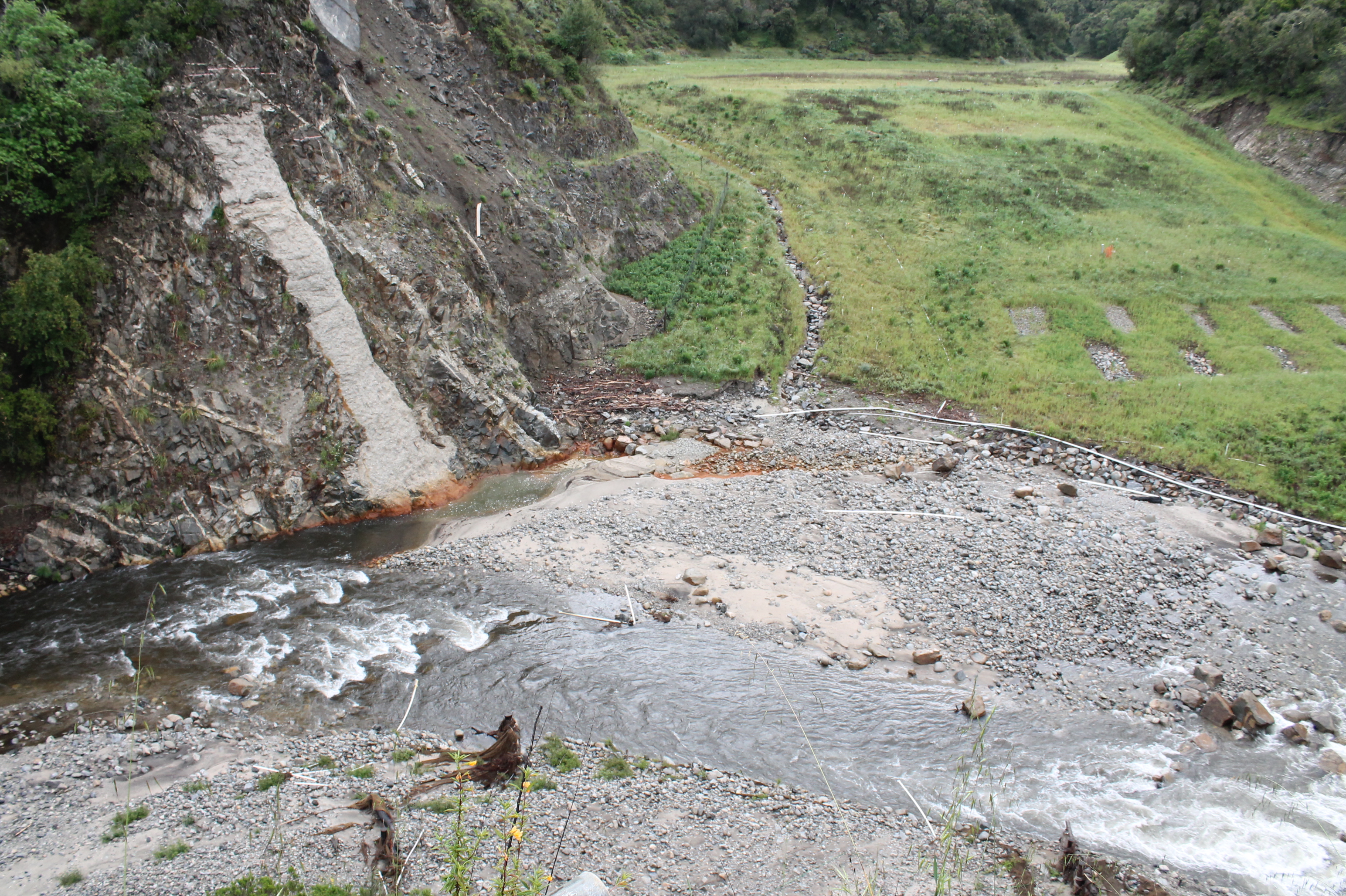 산 클레멘테(San Clemente)댐은 지난 2015년 12월 철거돼 지금은 흔적을 찾아보기 힘들다. 