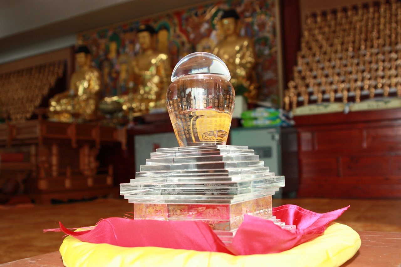 스리랑카에서 기증한 부처님 진신사리 모습