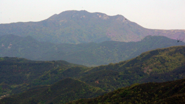  산청 동의보감촌에서 바라본 황매산