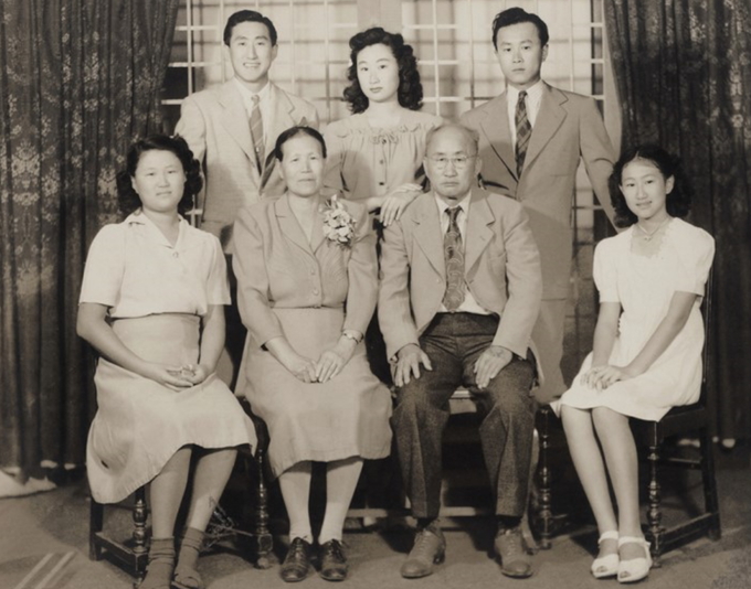 박신애 지사 가족(1945) 앞줄 왼쪽 두번째, 대한민국임시정부기년사업회 제공