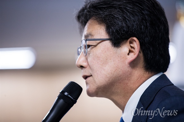 바른정당 유승민 대선후보가 지난 10일 오후 서울 여의도 당사에서 열린 선대위 해단식에 참석해 발언을 하고 있다. 