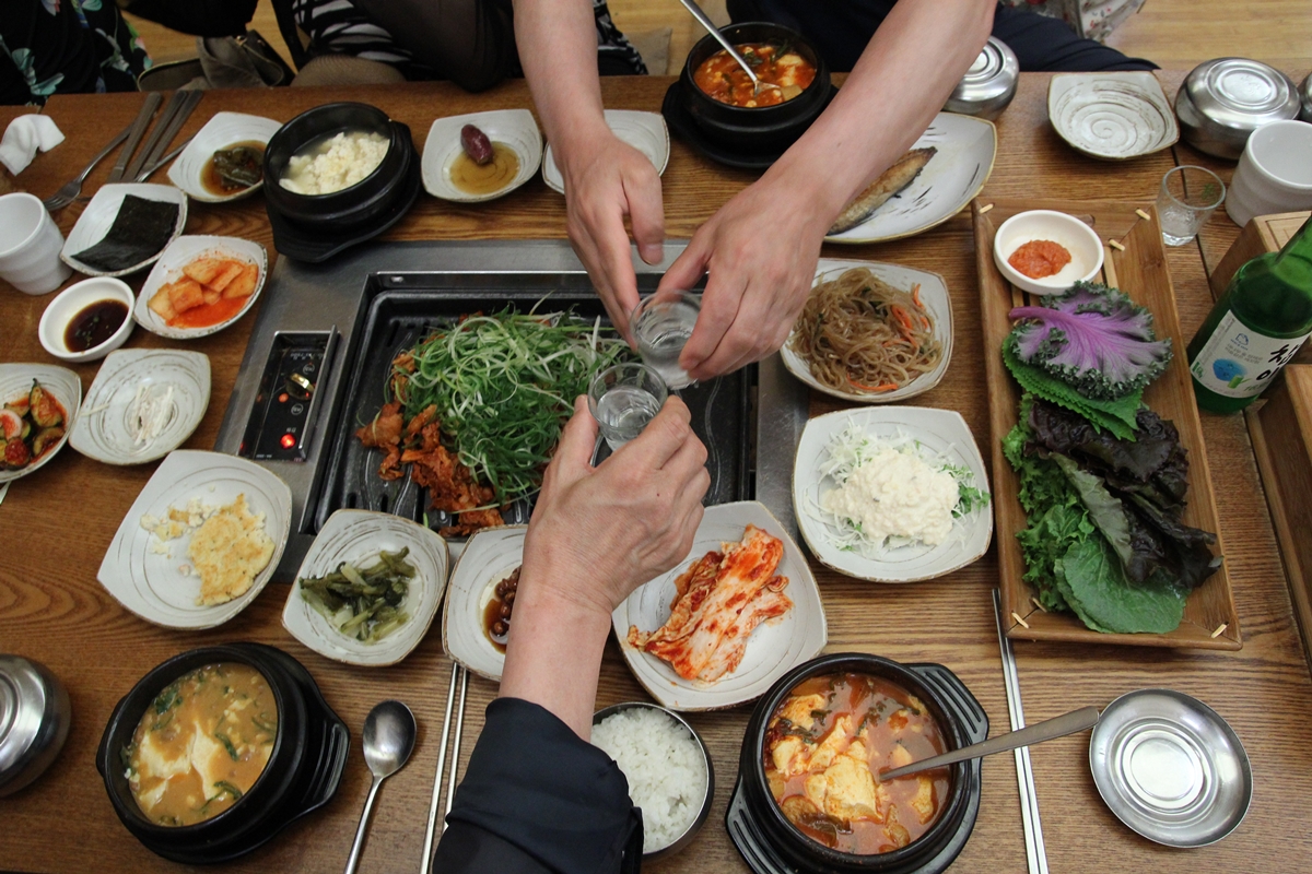 오랜만에 맛깔나게 잘 먹었다. 모두의 입맛을 사로잡았다. 
