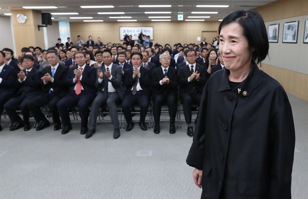 18일 오후 정부세종청사 국가보훈처에서 피우진 신임 처장이 취임식에 참석하고 있다.