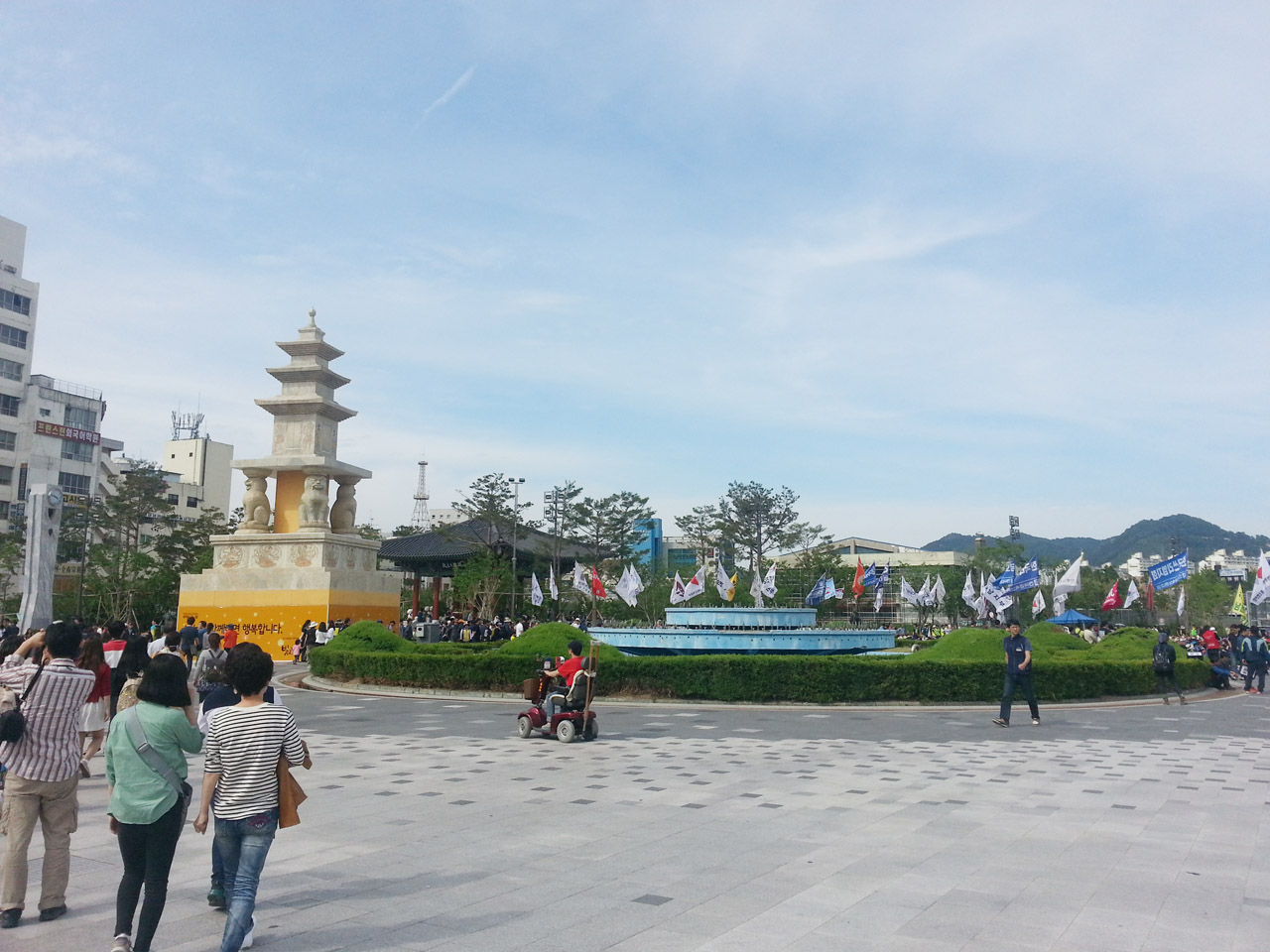 전남 도청 앞 광장 모습