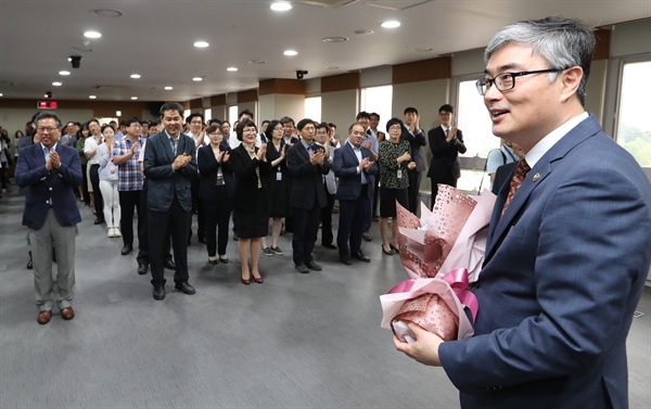  31일 오후 정부세종청사 교육부에서 열린 이임식에서 이영 차관이 인사를 하고 있다. 