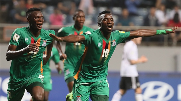  지난 5월 31일 오후 제주 서귀포 월드컵경기장에서 열린 2017 국제축구연맹(FIFA) 20세 이하(U-20) 월드컵 16강 잠비아와 독일의 경기. 잠비아의 주니어 패션 샤칼라가 후반 역전 골을 성공시킨 뒤 기뻐하고 있다. 