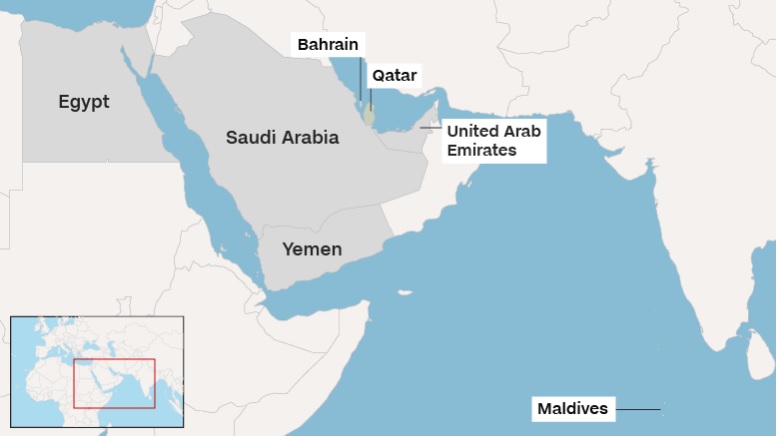 단교를 선언한 중동 7개국과 카타르의 지리 조건을 설명하는 CNN 뉴스 갈무리. 