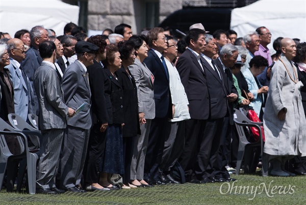 10일 오전 서울광장에서 제 30주년 6.10민주항쟁기념식이 열리고 있다. 