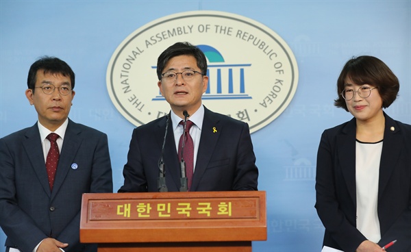 박원석 전 정의당 의원이 지난 14일 오전 국회 정론관에서 당대표 출마선언을 하고 있다.