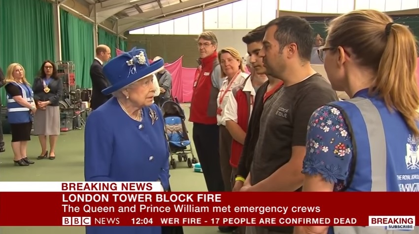 엘리자베스 영국 여왕의 런던 그렌펠 타워 화재 피해 현장 방문을 보도하는 BBC 뉴스 갈무리.