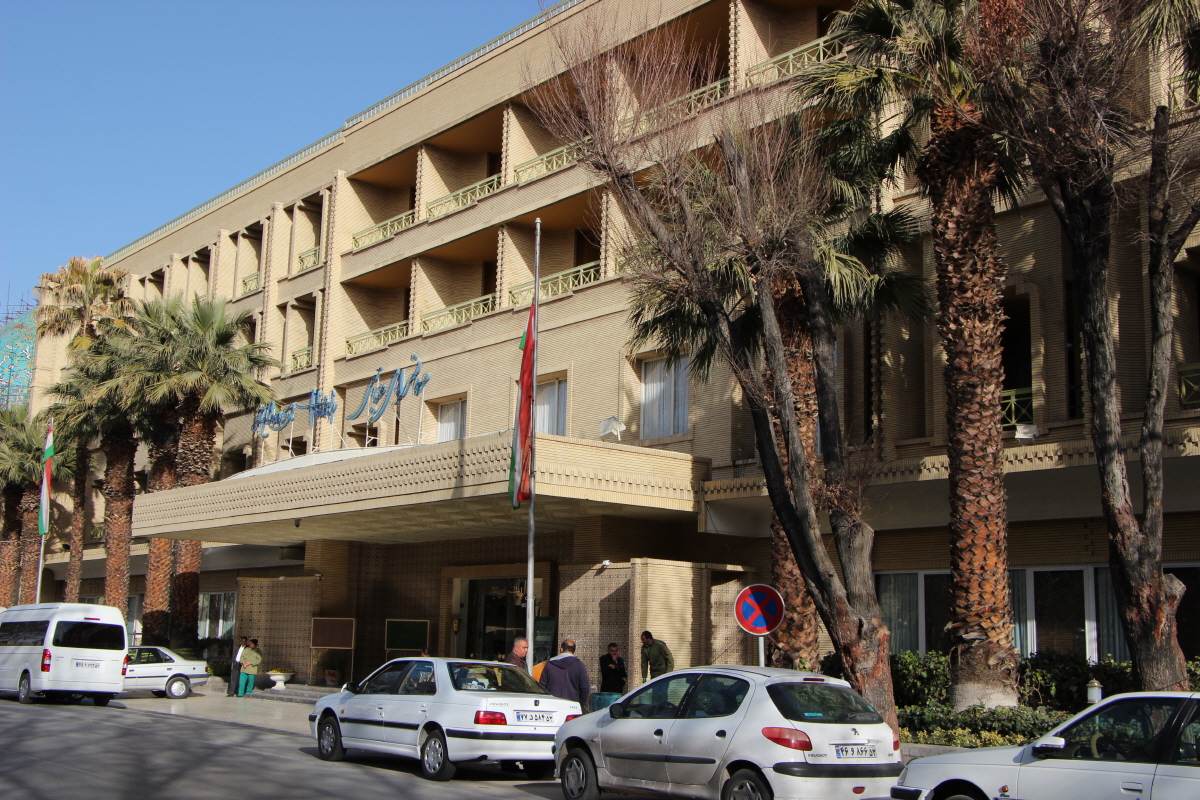 카라반사라이 형식의 압바스 호텔