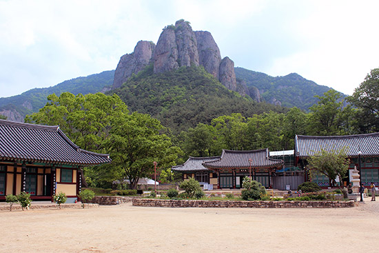  청송 주왕산 대전사, 사명대사가 승병을 조련했던 곳이다.