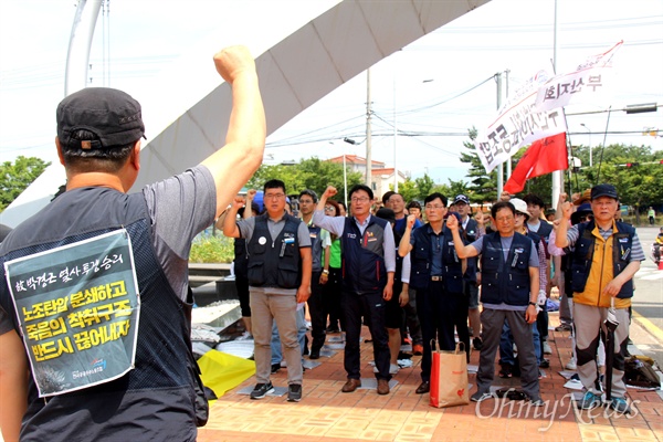 민주노총 공공운수노동조합은 7월 1일 오후 렛츠런파크 부산경남경마공원 앞에서 "고 박경근 열사 추모, 마사회 규탄 결의대회"를 열었다. 