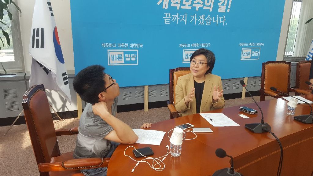  이혜훈 바른정당 신임 대표가 <오마이뉴스>와 인터뷰를 하고 있다