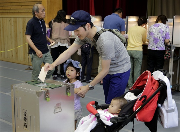 지난 2일 도쿄도의회 선거 당시 투표소 모습. 