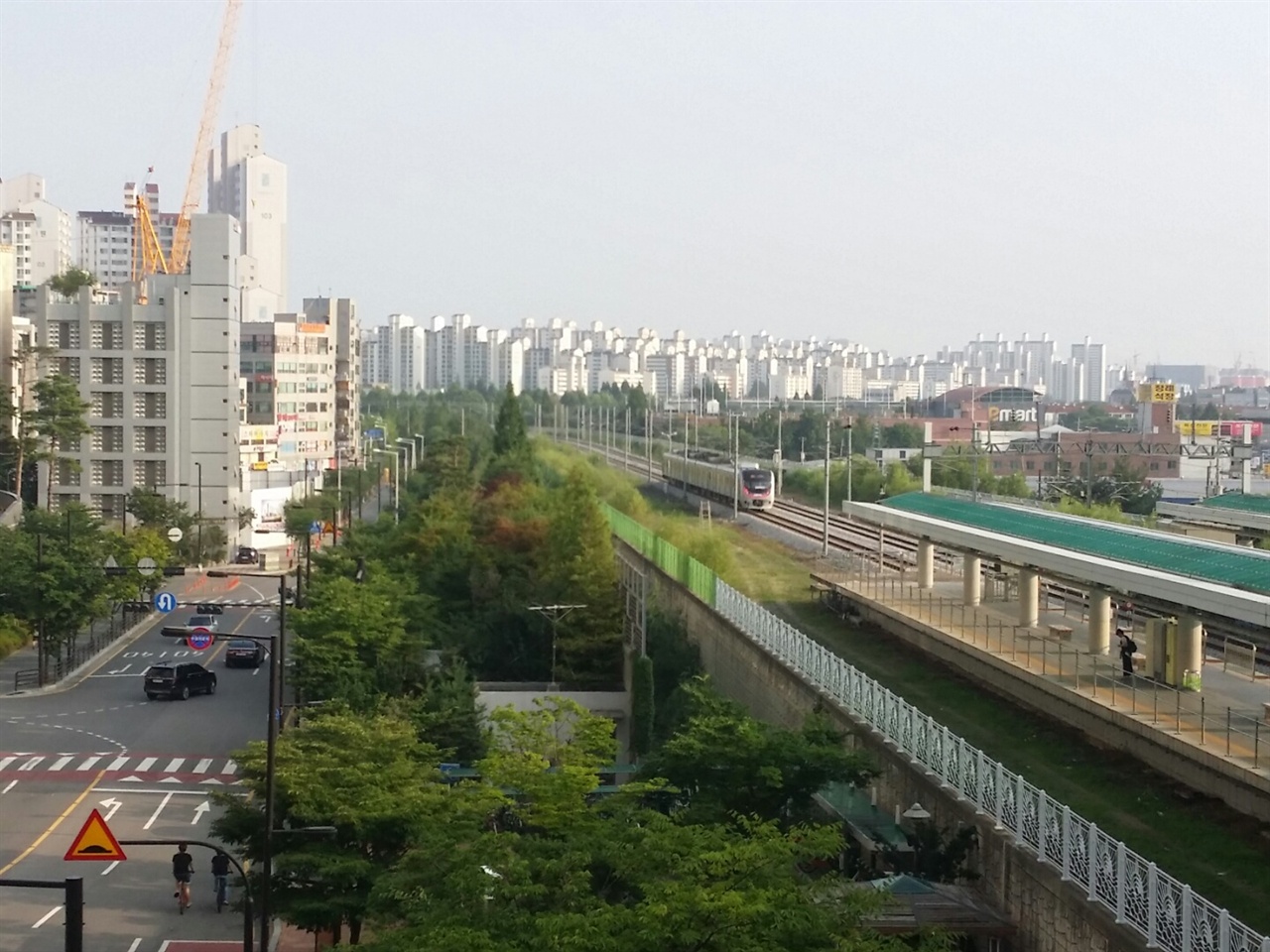  경의선에도 상시 급행이 도입되었다. 다만 이용자가 적은 구간에서 운행해 실효가 떨어진다는 지적이 있다.