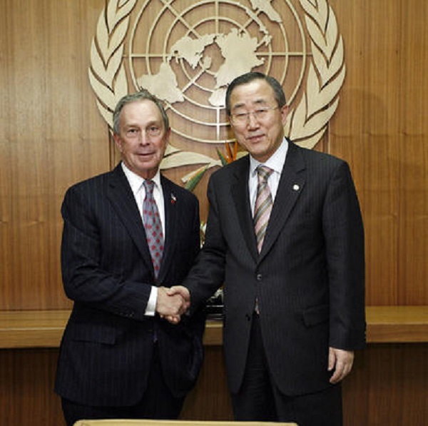 2007년 반기문 유엔 사무총장과 만난 뉴욕시장 블룸버스(Bloomberg) (출처: www.intercitypress.com)
