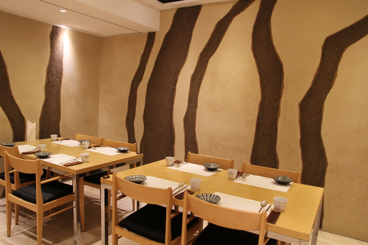호텔 마띠유 여수, 한려관 한식당의 실내 전경이다. 