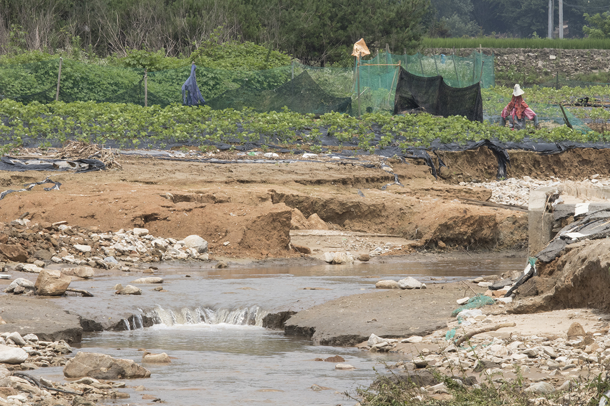 천안시 병천면 일대는 지난 16일 내린 폭우로 큰 피해를 입었다. 