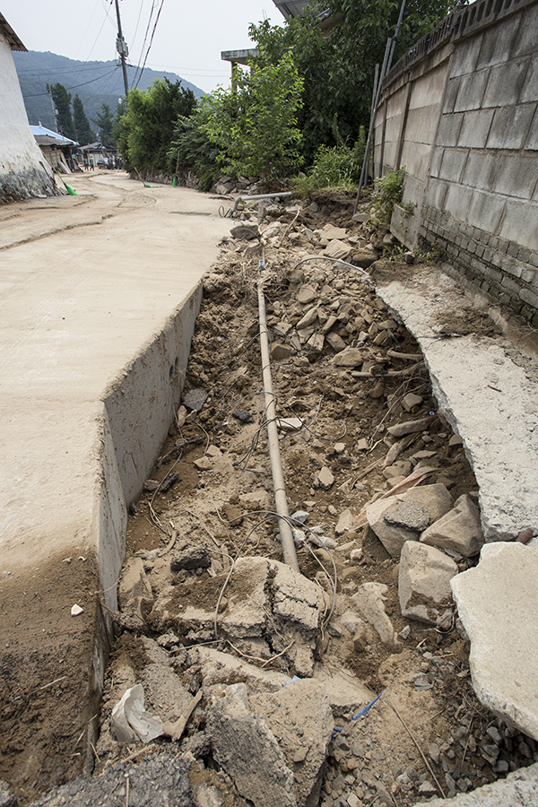 천안시 병천면 병천 6리 서원마을은 지난 16일 내린 폭우로 쑥대밭이 됐다. 대부분의 집들은 지반이 무너져 내려 위태로운 모습이었다. 
