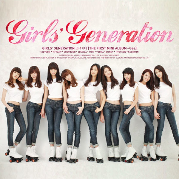  2009년 발매된 소녀시대의 첫번째 EP < Gee > 표지.  머릿곡 'Gee'의 대성공에 힘입어 소녀시대는 국민 걸그룹의 대열에 올라설 수 있었다.