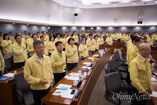  이낙연 국무총리와 각부처, 지역자치 단체장등이 참석한 2일 오후 정부서울청사에서 을지연습 준비 보고회의 열리고 있다. 