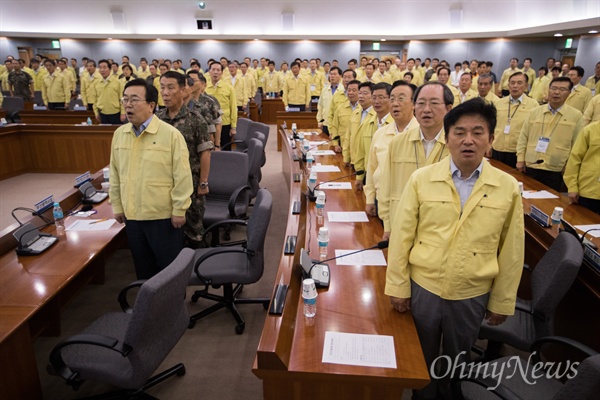  이낙연 국무총리와 각부처, 지역자치 단체장등이 참석한 2일 오후 정부서울청사에서 을지연습 준비 보고회의 열리고 있다. 