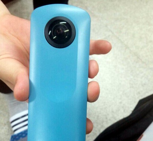 경남 N여고 2학년 학생이 찾아낸 몰래 카메라. 