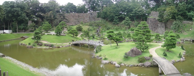           가나자와성 교쿠센인마루데이엔(玉泉院丸庭園) 공원입니다. 원래 이곳에 있었던 공원인데 없어진 것을 4년전 다시 복원해서 만들었습니다.