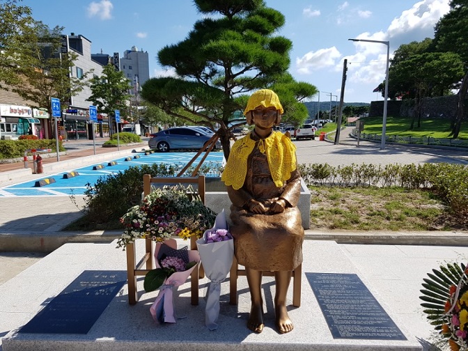 지난 15일 충남 홍성에 평화의 소녀상이 건립됐다. 