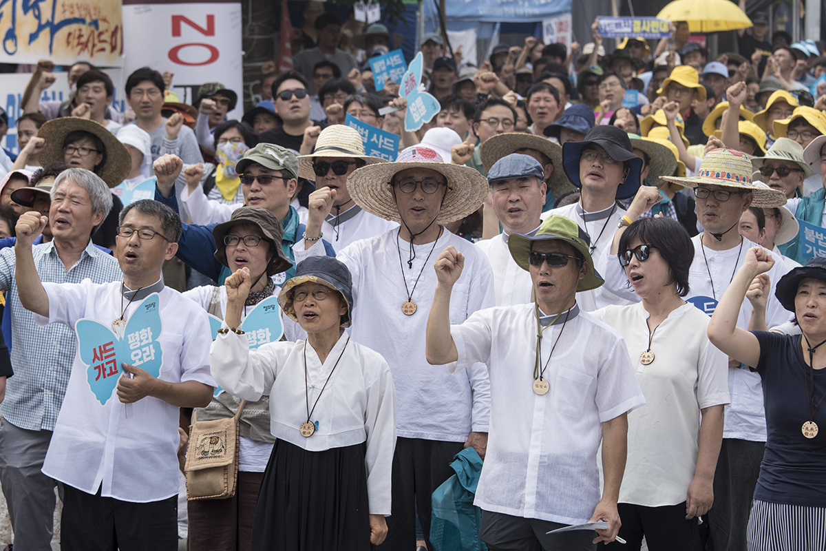 19일 오후 사드 배치 지역인 경북 성주군 초전리 마을회관 앞에선 ‘제4차 소성리 범국민 평화행동’이 열렸다. 