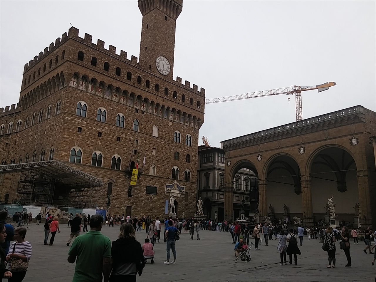  시뇨리아 광장(Piazza della Signoria)에 있는 베키오 궁전(Palazzo Vecchio)