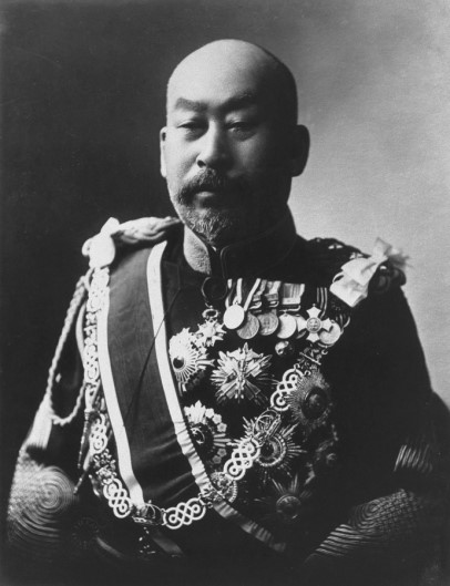 초대 조선총독으로  헌병을 앞세운 무단통치로 악명 높았다.