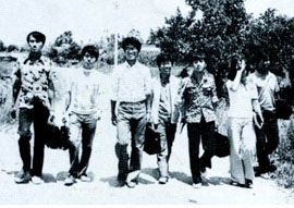 1976년 서울대 농법회 수련회에 참여한 회원들 모습. 맨 왼쪽이 이범영이다.  