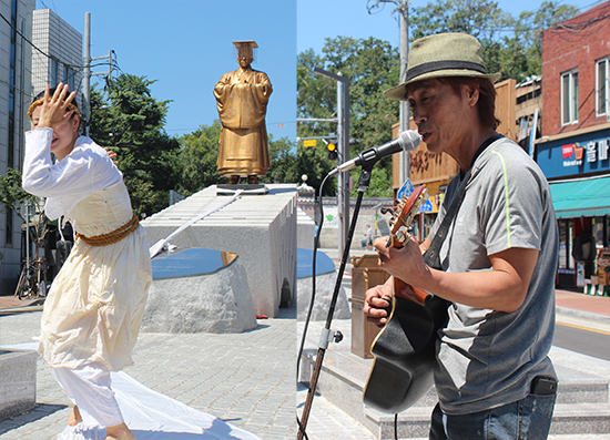 '순종 동상 철거를 요구하는 대구 시민 기자 회견' 행사에서 박정희 무용가와 손영찬 버스킹 가수가 공연을 하고 있다. 