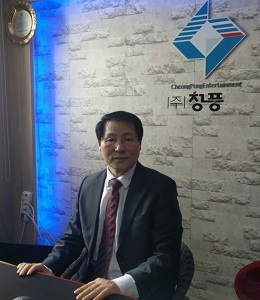  광고회사 대표로 일하며 ‘청풍연가’ 카페를 운영하는 노윤태씨