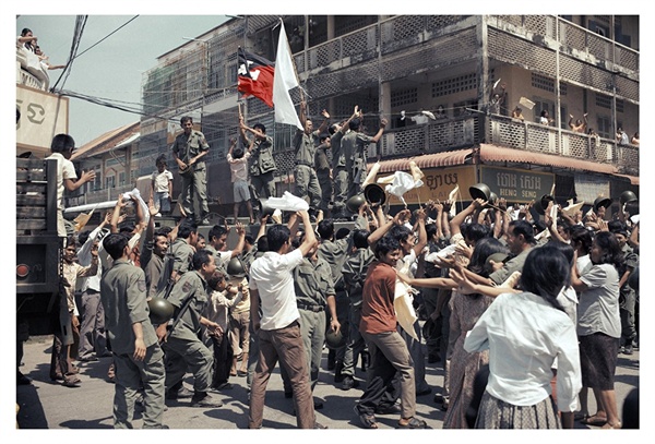  영화 < First They Killed My Father: A Daughter of Cambodia Remembers >의 한 장면