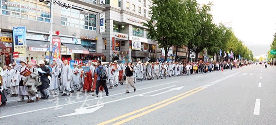 범불교도대회 후 행진