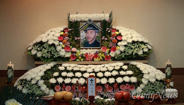사드배치에 반대하며 분신 사망한 고 조영삼씨의 빈소가 서울 영등포구 한강성심뱡원 장례식장에 마련되었다. 
