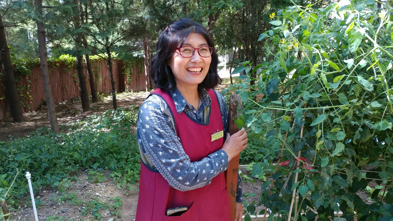 신나무실 텃밭 교육을 진행하는 자연누리 텃밭정원 김선영 강사