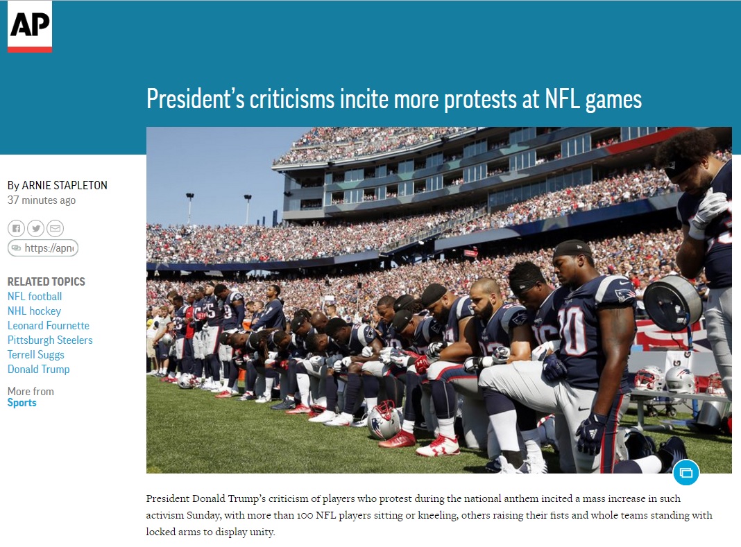  도널드 트럼프 대통령에 항의하는 미국프로풋볼(NFL) 선수들의 '무릎 꿇기' 시위를 보도하는 AP 뉴스 갈무리.