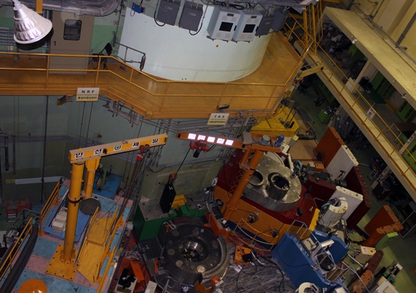 가동을 멈춘 대전 한국원자력연구원 내 연구용 원자로 '하나로'.