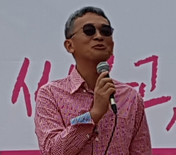 김민식 PD 김민식 PD가 연대사를 하고 있다.