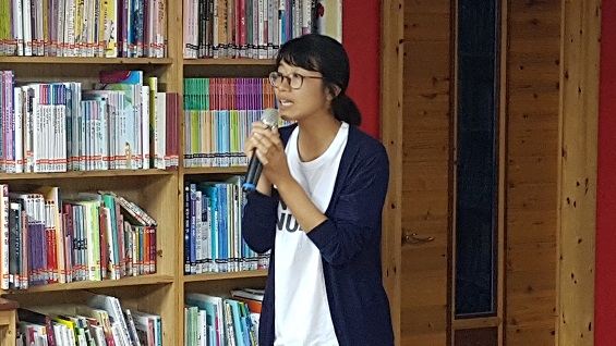 신은미 예산홍성환경운동연합 간사가 쓰레기 분리배출을 주제로 강연을 하고 있다. 