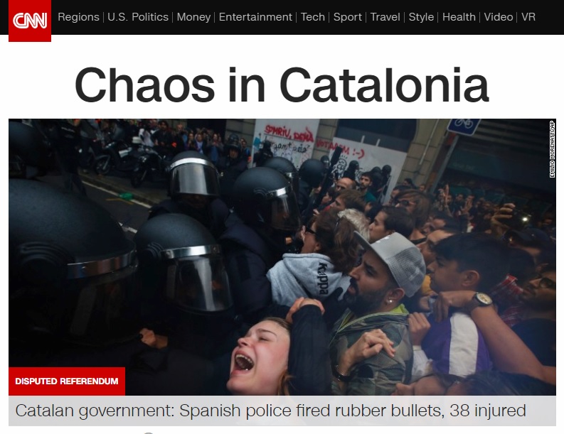스페인 경찰과 카탈루냐 분리독립 지지자들의 유혈 충돌을 보도하는 CNN 뉴스 갈무리.