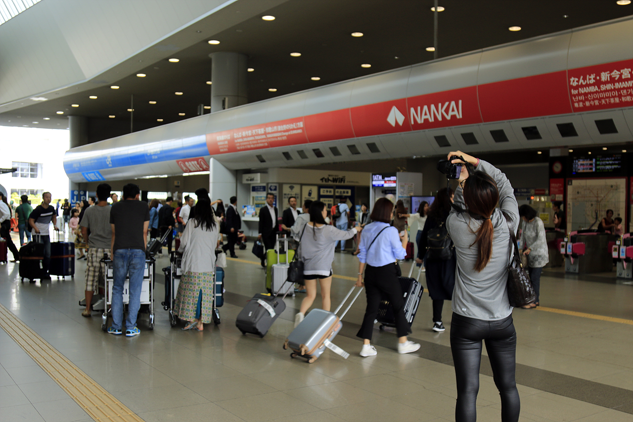 JR 서일본과 난카이철도가 같이 운행하는 간사이공항 역